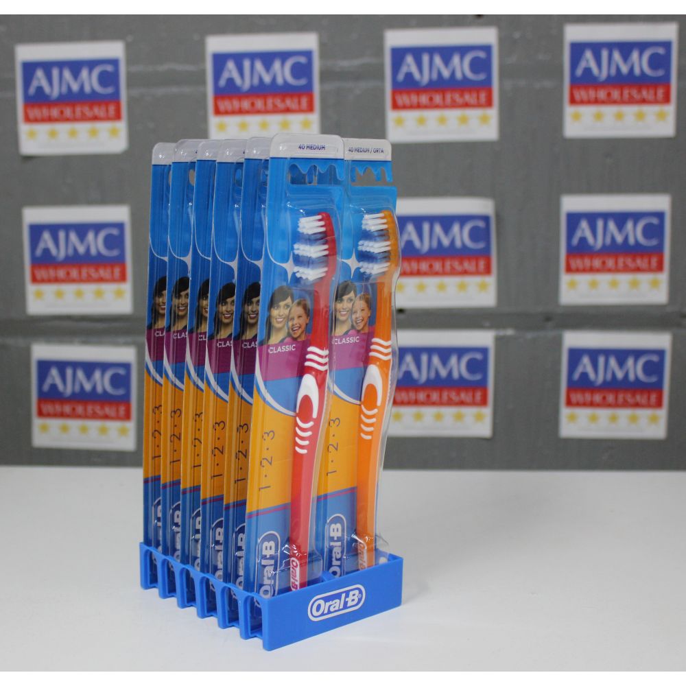 12x Oral-B Toothbrush Classic Medium 40